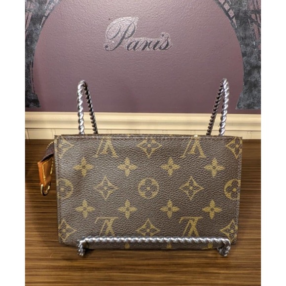 ***SOLD*** Louis Vuitton Monogram Bucket Pouch - (NWOT) - Picture 3 of 7